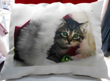 Снимка на Декоративна възглавница "Коледа" - Коледно коте